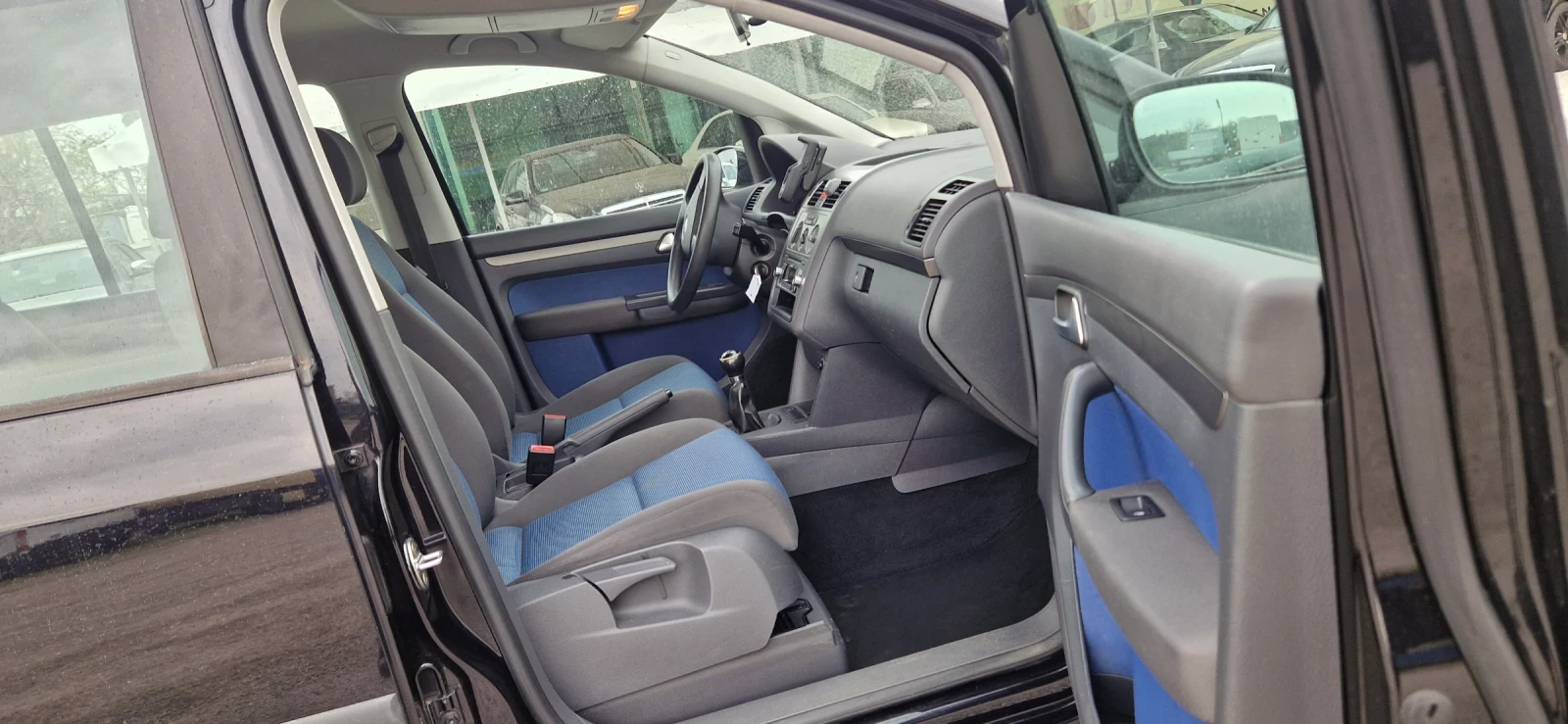 VW Touran 1.9 TDI 105 к.с.EU-4 - изображение 8