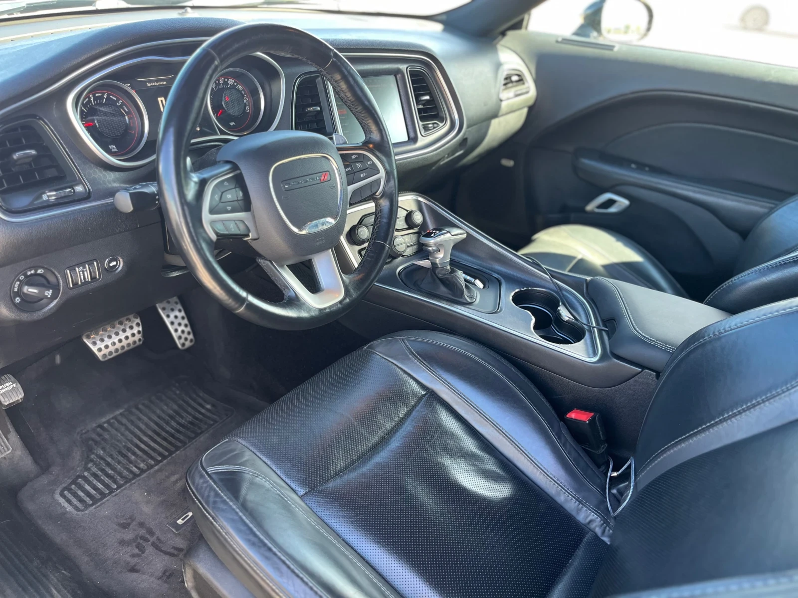 Dodge Challenger R/T 5.7 | Mobile.bg — изображение 13