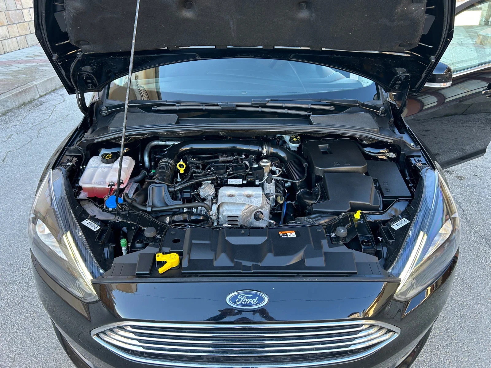 Ford Focus 1.0i LED TITANIUM , снимка 16 - Автомобили и джипове - 53748150