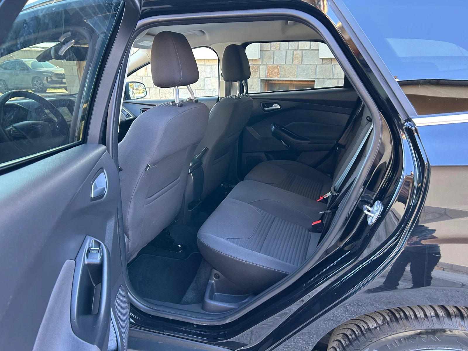 Ford Focus 1.0i LED TITANIUM , снимка 11 - Автомобили и джипове - 53748150