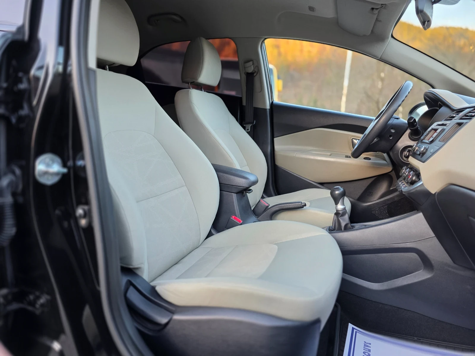 Kia Rio 1.2i 85hp, снимка 14 - Автомобили и джипове - 53788297