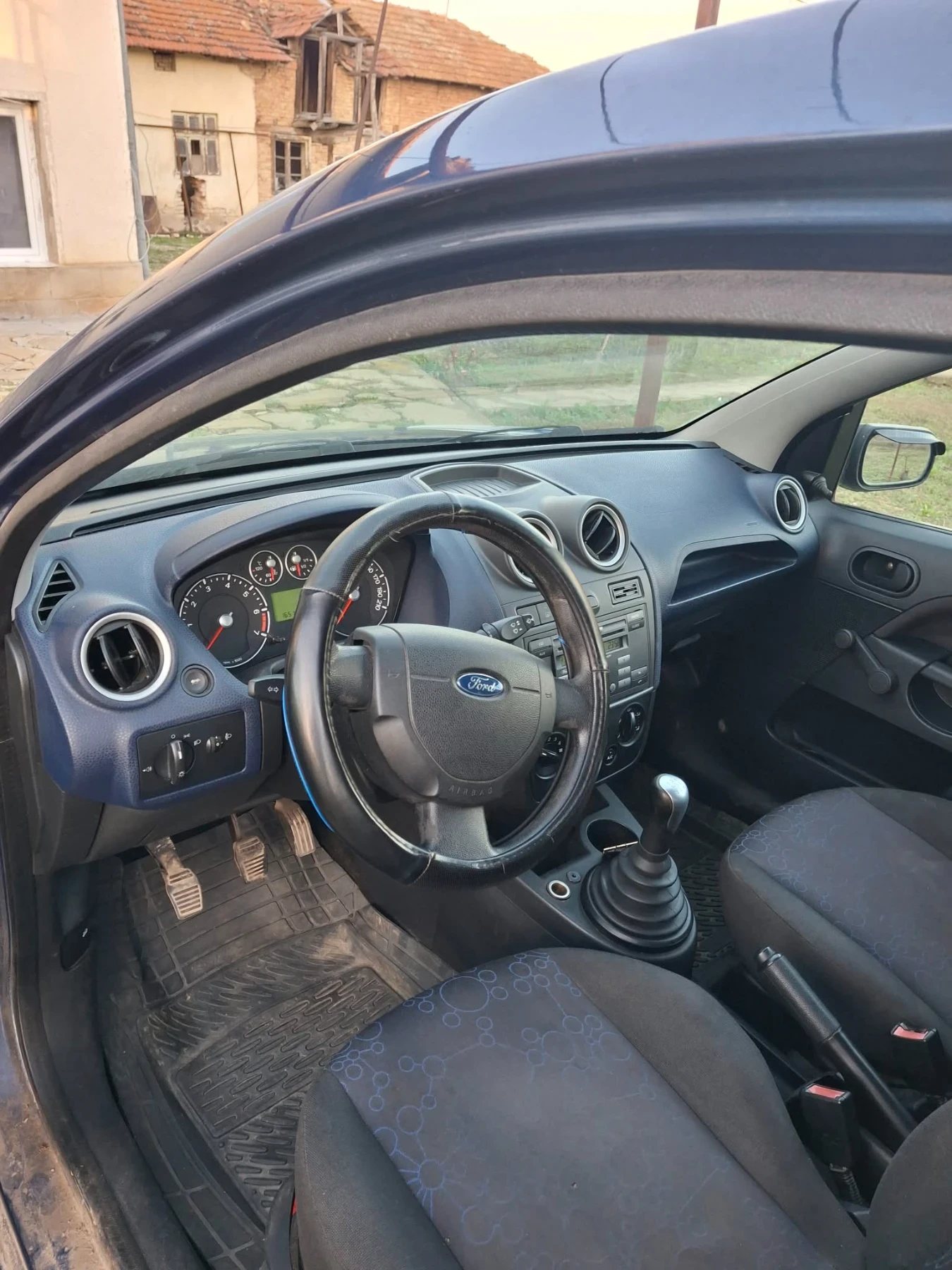 Ford Fiesta 1.3, снимка 4 - Автомобили и джипове - 54322536