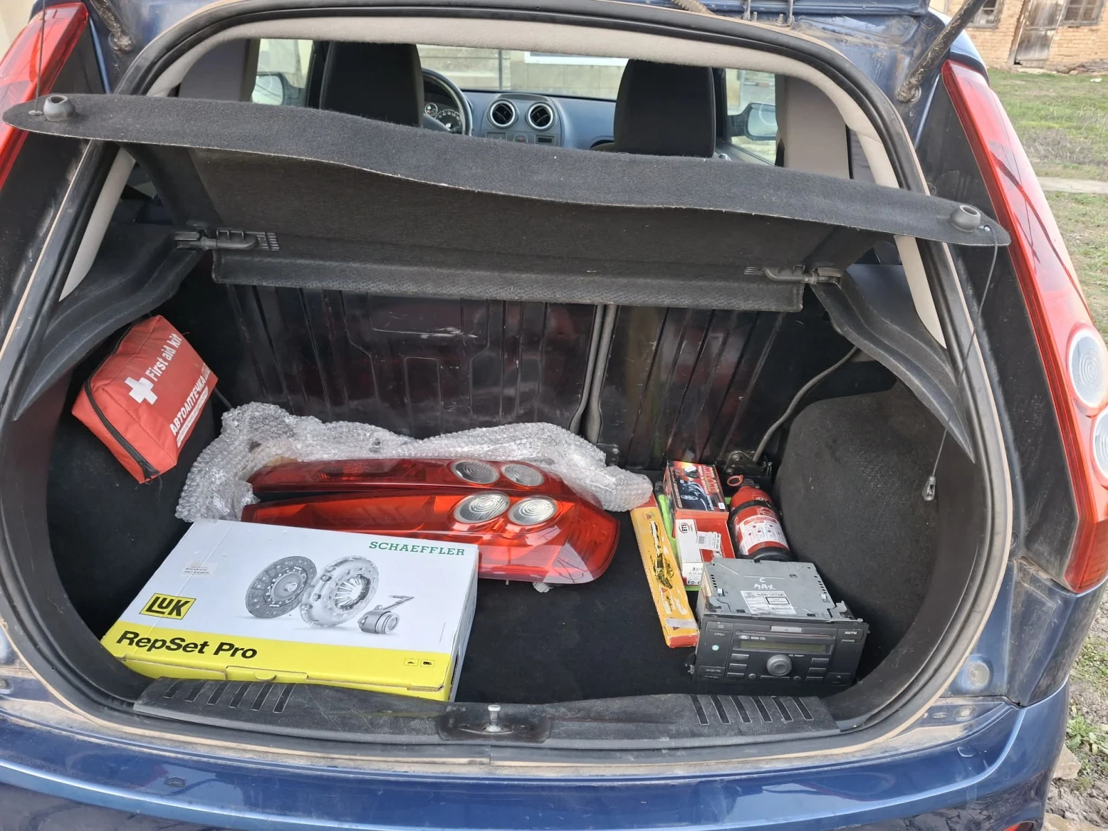 Ford Fiesta 1.3, снимка 6 - Автомобили и джипове - 54322536