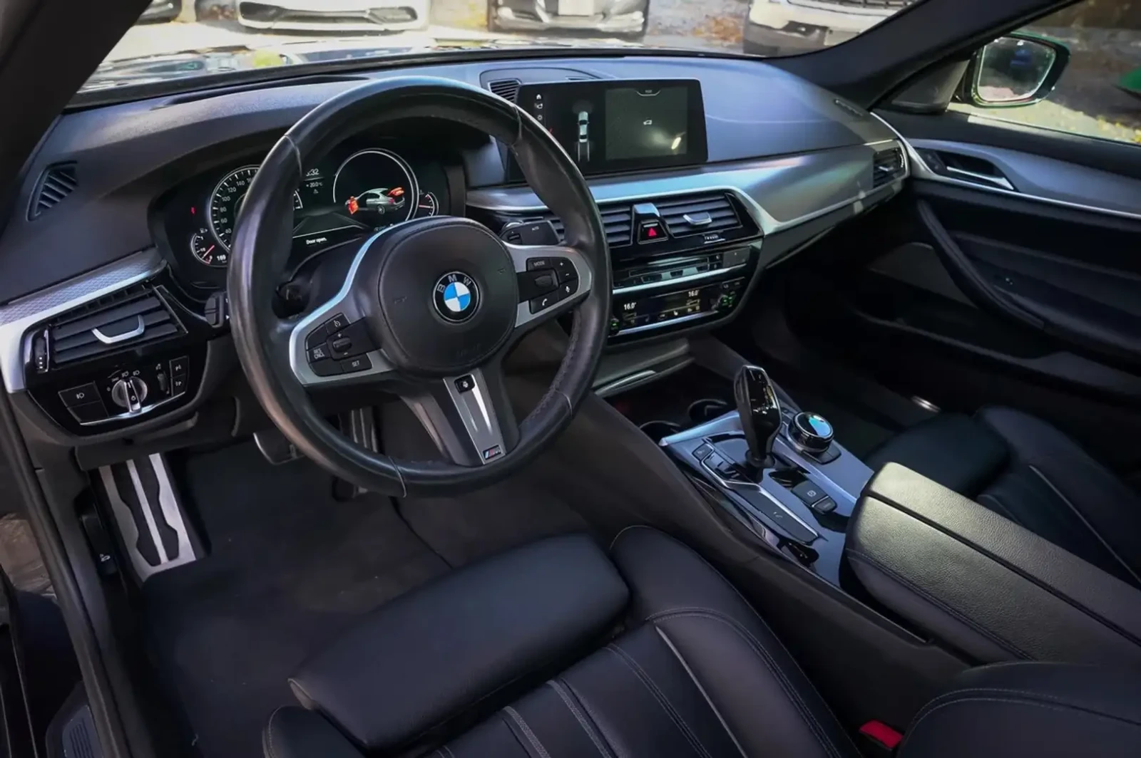 BMW 530 XDrive* B48 * HEAD-UP* ПОДГРЕВ, снимка 10 - Автомобили и джипове - 54999513