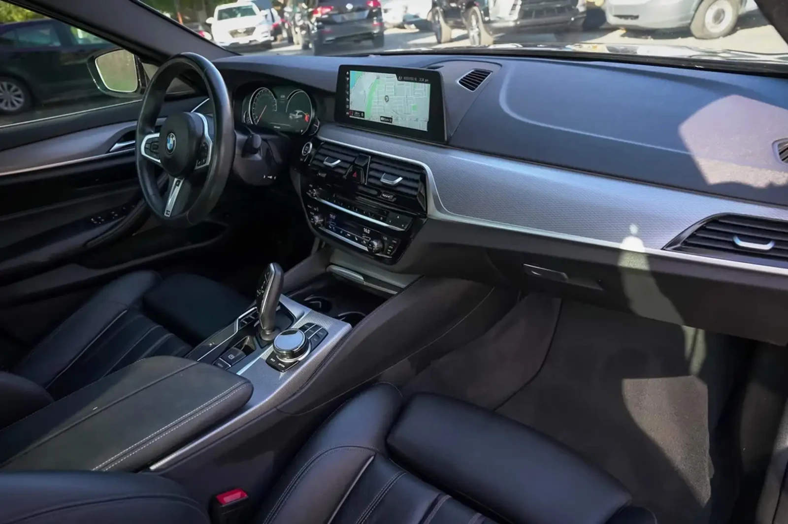 BMW 530 XDrive* B48 * HEAD-UP* ПОДГРЕВ, снимка 11 - Автомобили и джипове - 54999513
