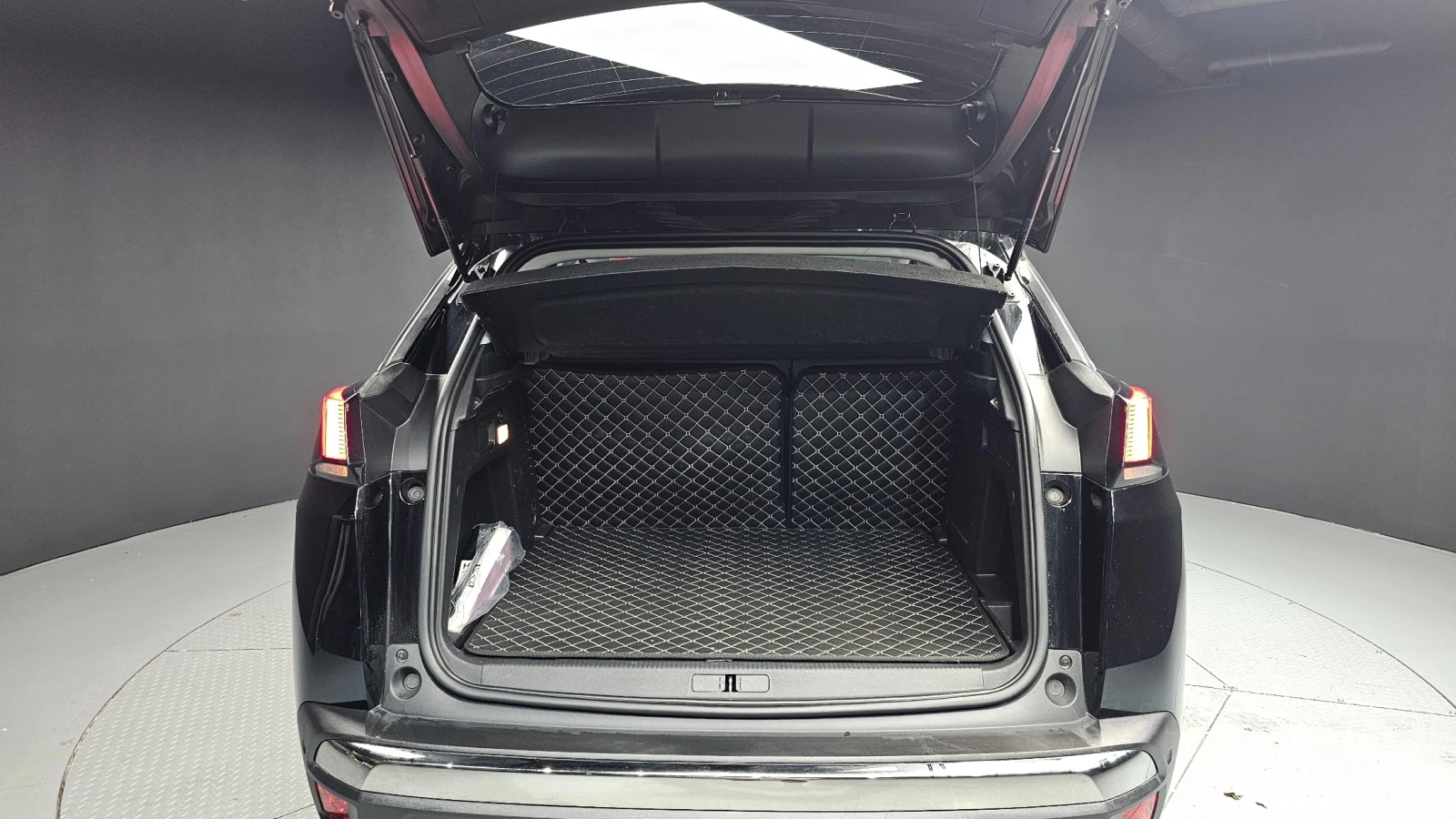 Peugeot 3008 2nd Generation 1.5 Hdi, снимка 7 - Автомобили и джипове - 55046618