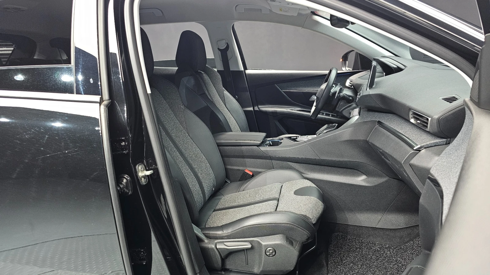Peugeot 3008 2nd Generation 1.5 Hdi, снимка 12 - Автомобили и джипове - 55046618