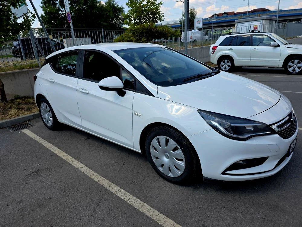 Opel Astra 1.6CDTI 2018g  Хубава, снимка 6 - Автомобили и джипове - 55574747