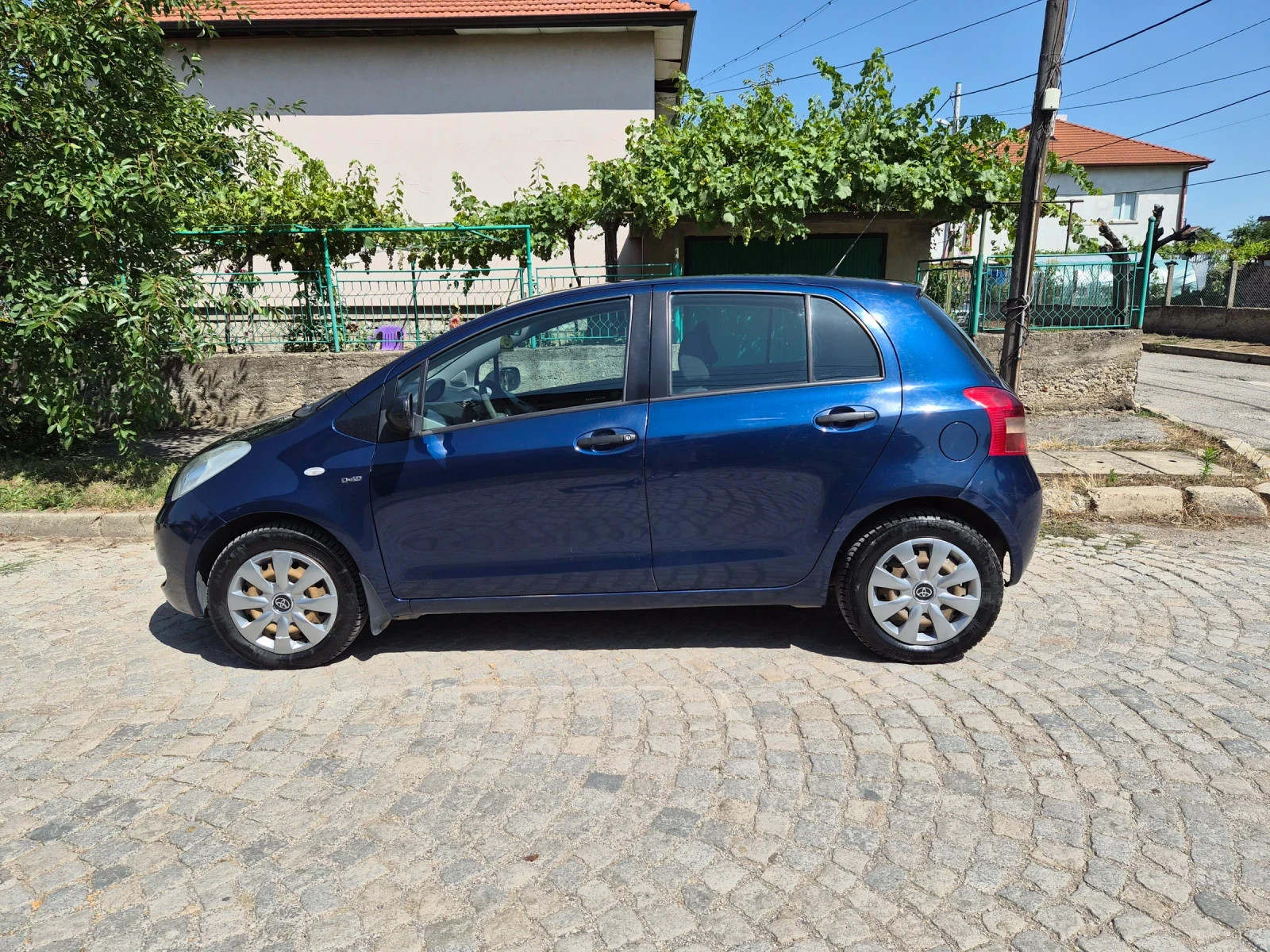 Toyota Yaris 1.4, снимка 4 - Автомобили и джипове - 55606301