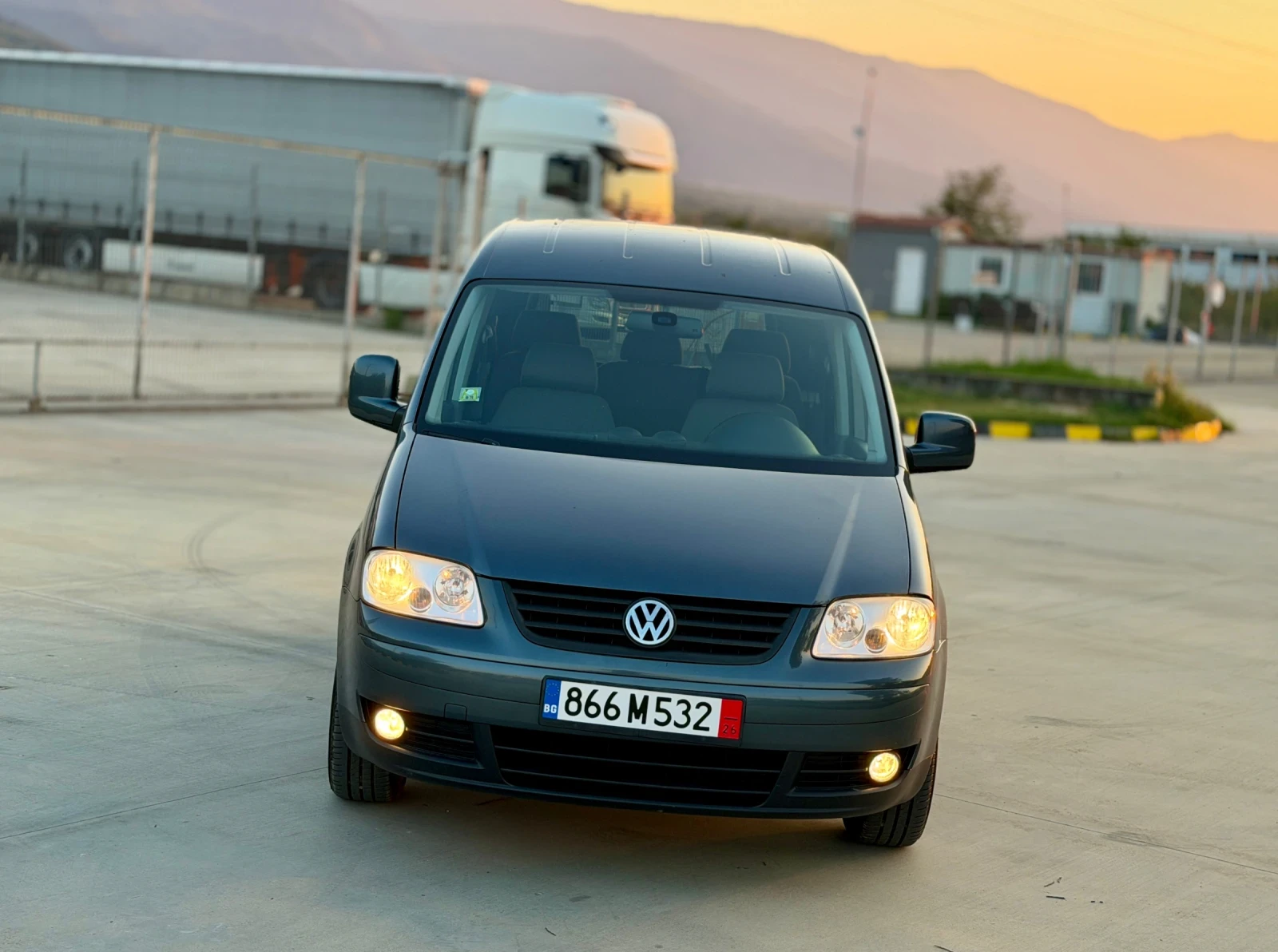 VW Caddy Life 1.6 MPI 2009 , снимка 5 - Автомобили и джипове - 55702470