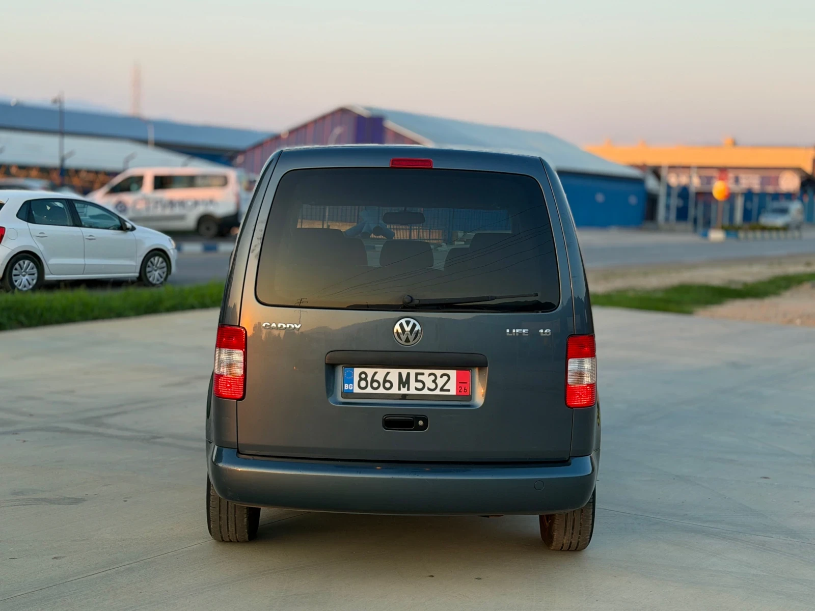VW Caddy Life 1.6 MPI 2009 , снимка 6 - Автомобили и джипове - 55702470