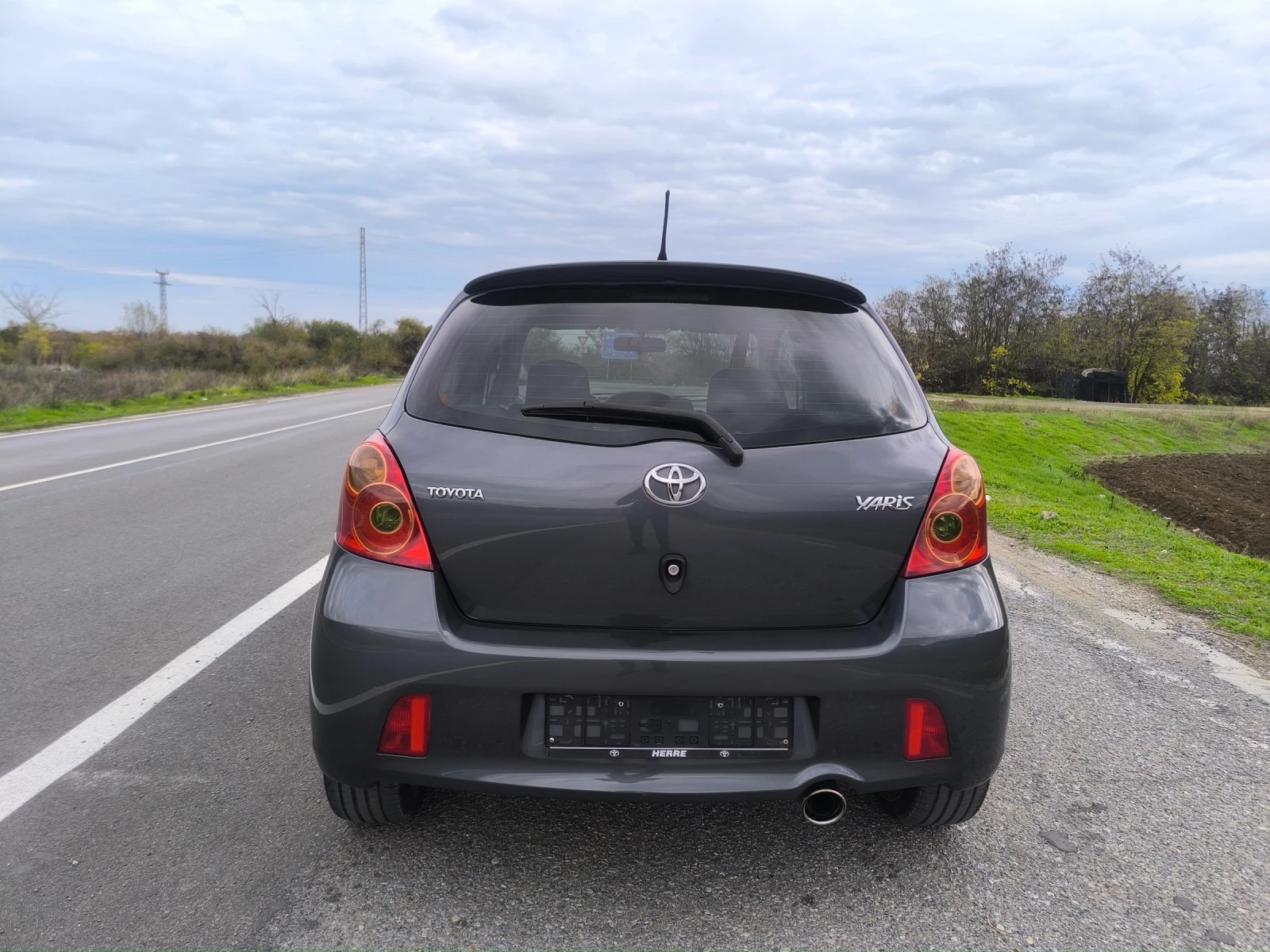 Toyota Yaris 1.8i 133к.с, снимка 6 - Автомобили и джипове - 55932006