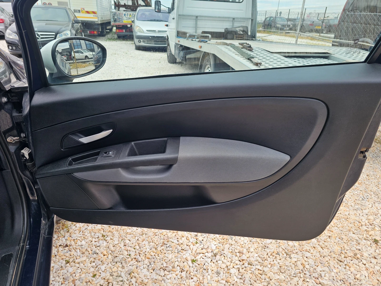 Fiat Punto 1.4/90х.км./КЛИМАТИК/АВТОМАТИК/ГАЗ/, снимка 8 - Автомобили и джипове - 56163076