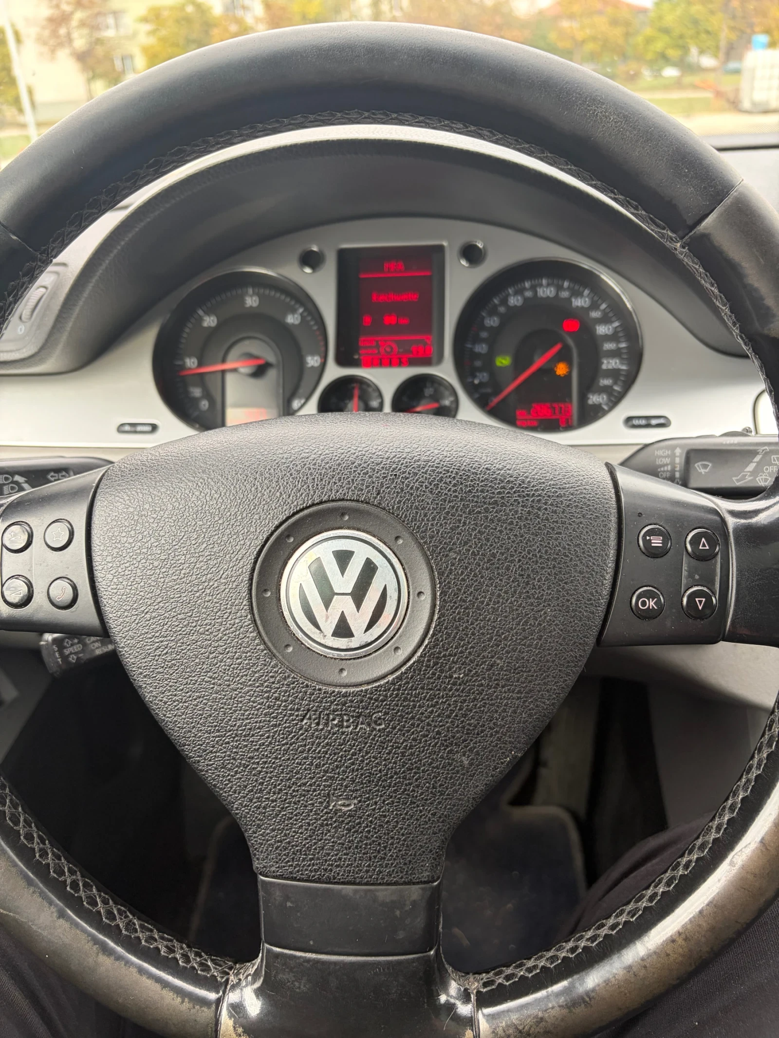 VW Passat, снимка 10 - Автомобили и джипове - 56615423