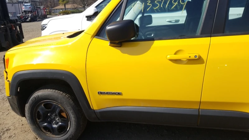 Jeep Renegade, снимка 15 - Автомобили и джипове - 47293168