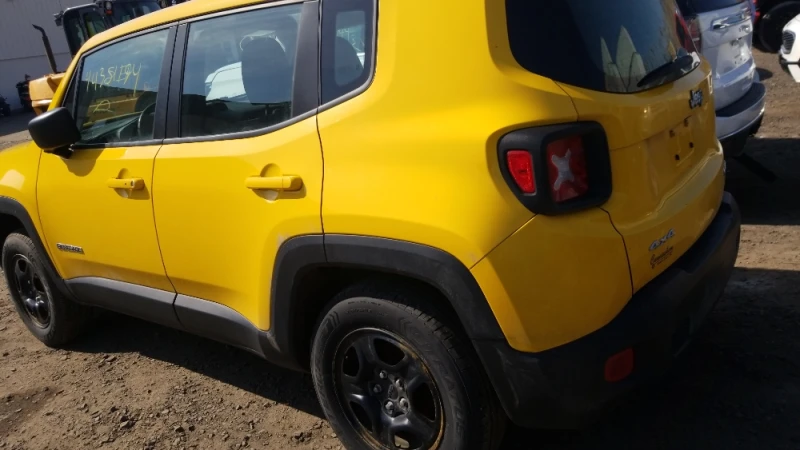 Jeep Renegade, снимка 2 - Автомобили и джипове - 47293168