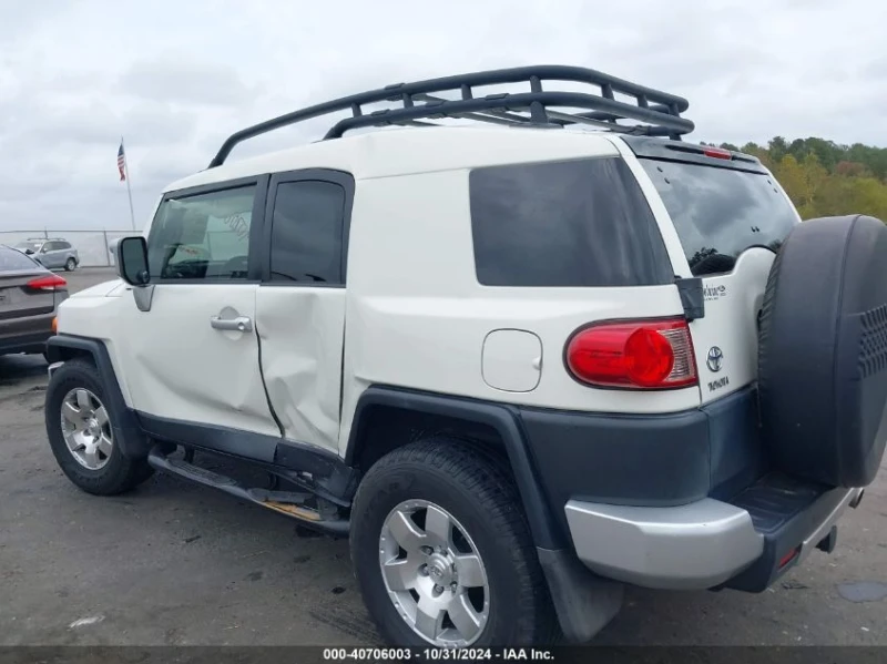 Toyota Fj cruiser, снимка 6 - Автомобили и джипове - 48317579