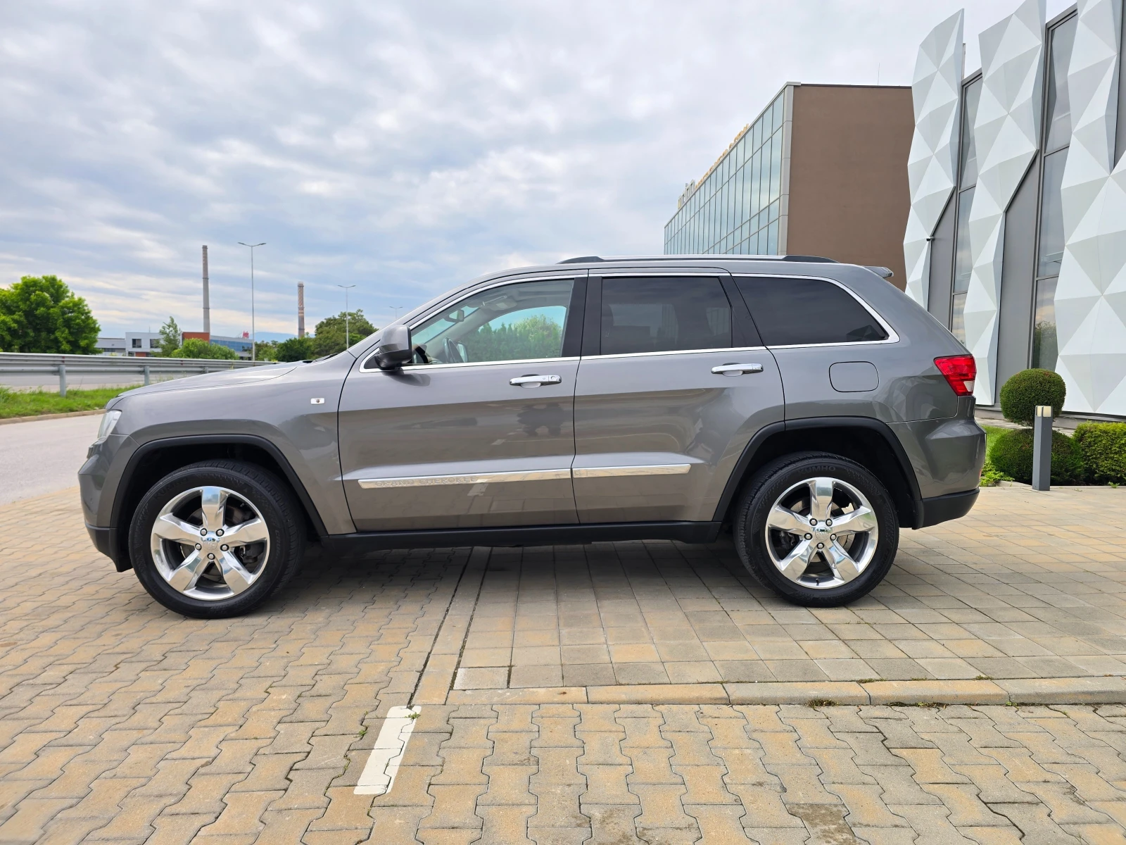 Jeep Grand cherokee 3.6-286 V6 OVERLAND SUMMIT FULL FULL - изображение 8