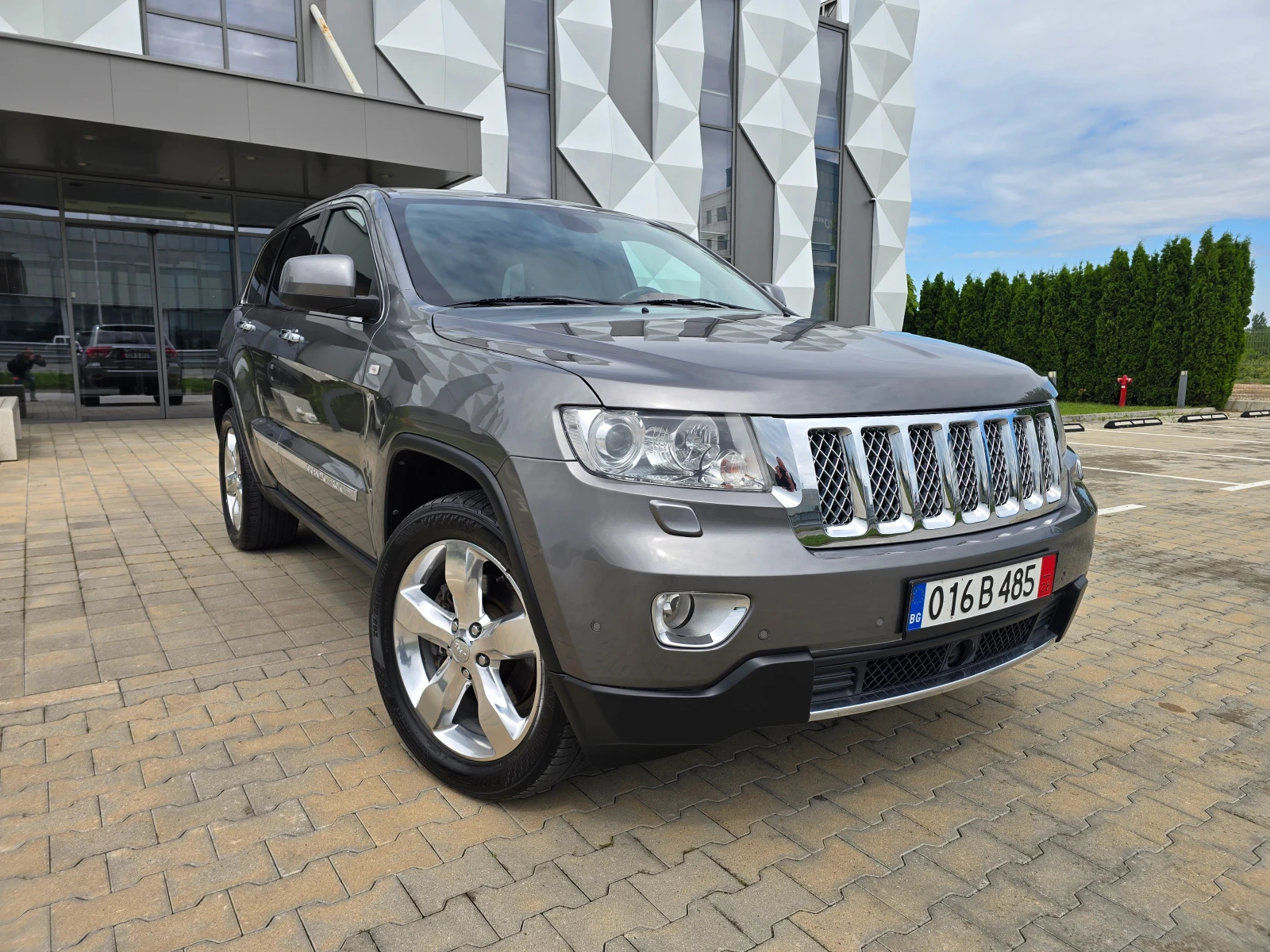 Jeep Grand cherokee 3.6-286 V6 OVERLAND SUMMIT FULL FULL - изображение 3