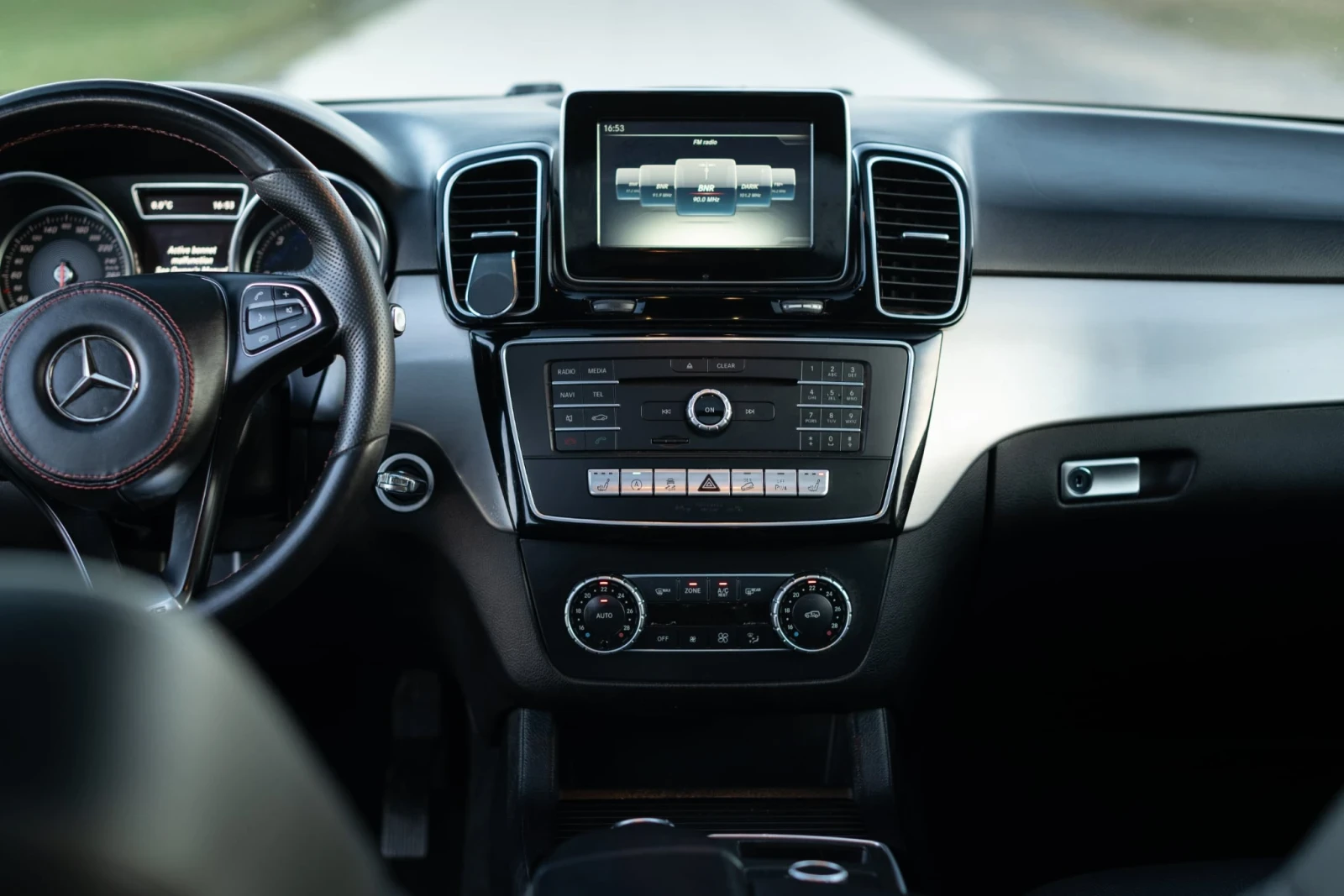 Mercedes-Benz GLE 350, снимка 8 - Автомобили и джипове - 54678083