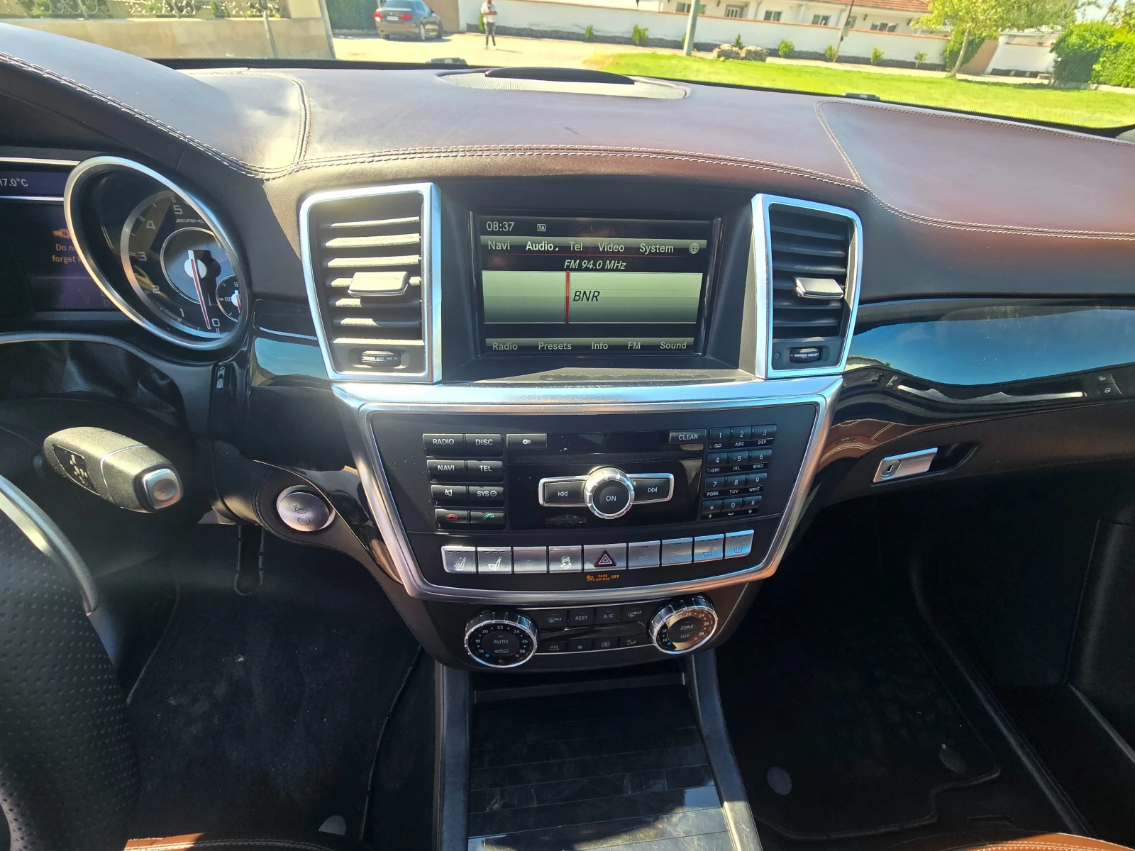 Mercedes-Benz ML 63 AMG 2014г, 6, 3-AMG, снимка 11 - Автомобили и джипове - 54423270