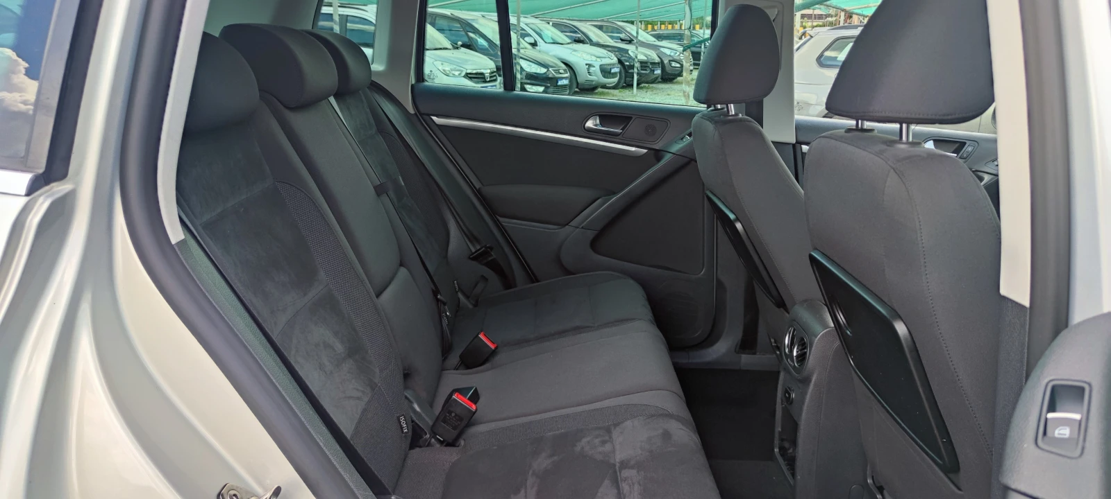 VW Tiguan 2.0TDI 4MOTION HIGLINE , снимка 10 - Автомобили и джипове - 55216686