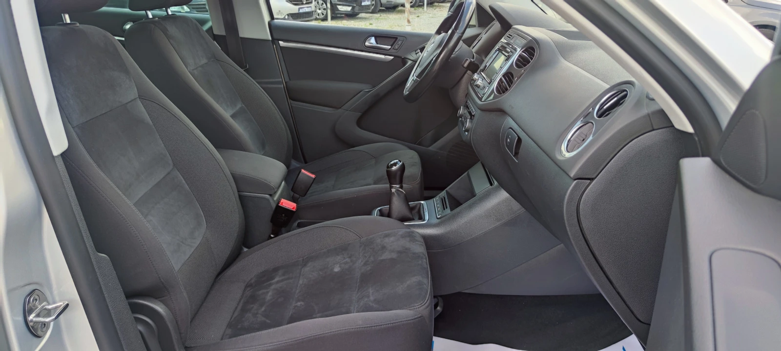 VW Tiguan 2.0TDI 4MOTION HIGLINE , снимка 9 - Автомобили и джипове - 55216686