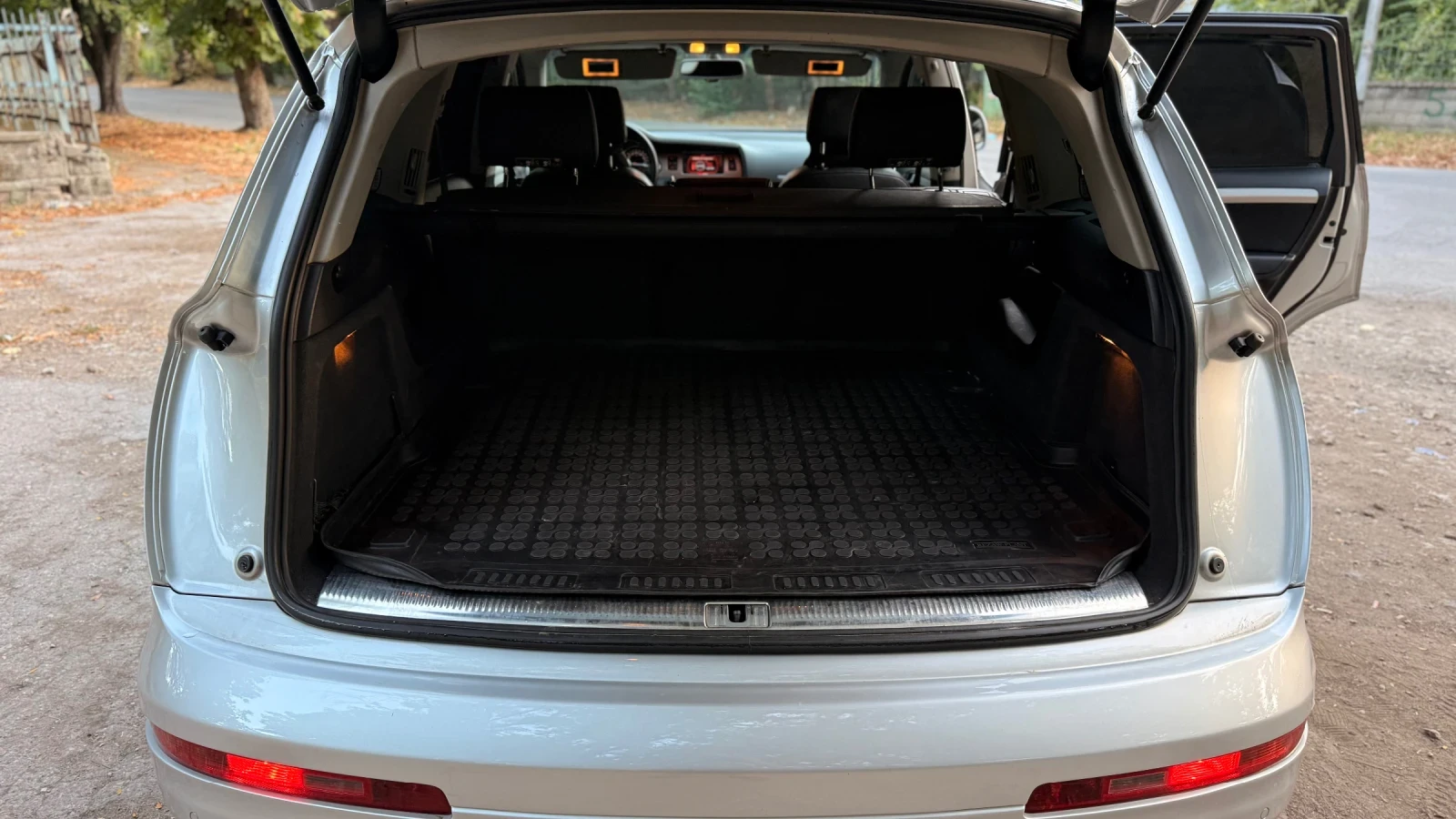 Audi Q7 3.0 TDI QUATTRO/ 7 местна, снимка 14 - Автомобили и джипове - 55994042