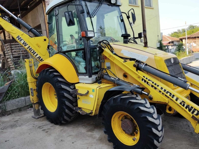 Багер New Holland LB95, снимка 2 - Индустриална техника - 46564171