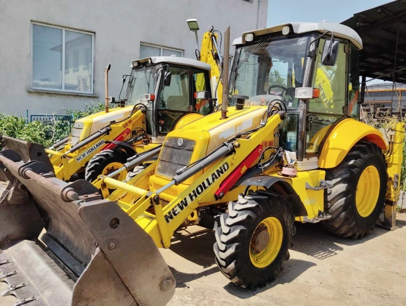 Багер New Holland LB95, снимка 1 - Индустриална техника - 46564171