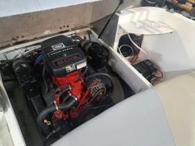 Моторна яхта Glastron DX 215, снимка 10