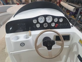 Моторна яхта Glastron DX 215, снимка 7