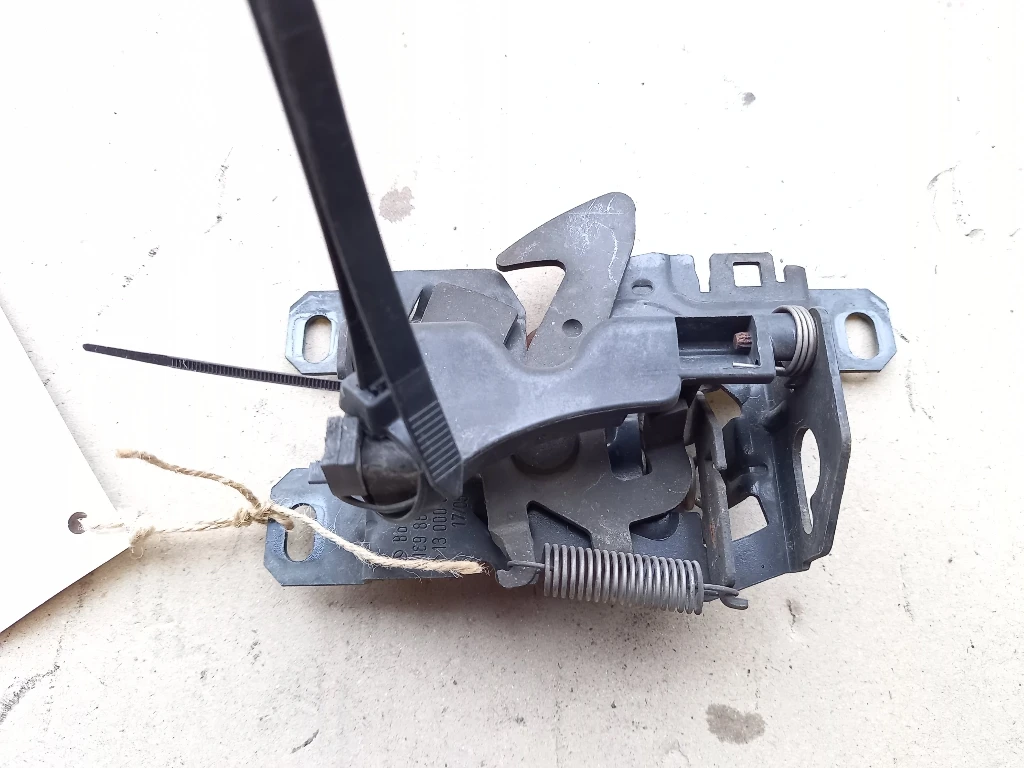 Ключалка брава преден капак Мерцедес А180 W169 