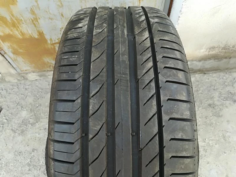 Гуми Летни 235/45R18, снимка 1 - Гуми и джанти - 21495390