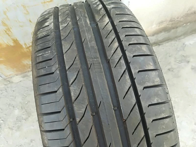 Гуми Летни 235/45R18, снимка 2 - Гуми и джанти - 21495390