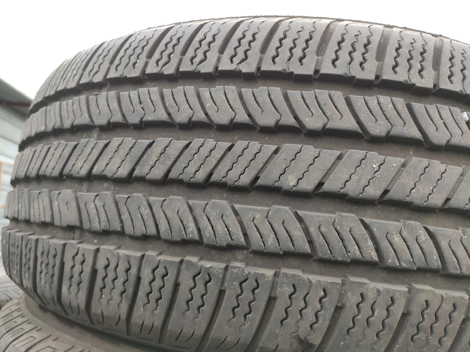 Гуми Летни 275/55R20, снимка 3 - Гуми и джанти - 54655675
