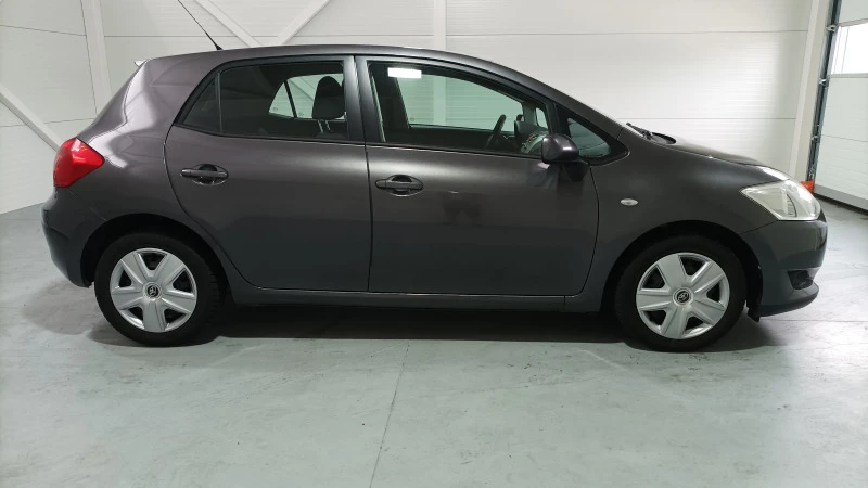 Toyota Auris 1.4 i , снимка 4 - Автомобили и джипове - 41262528