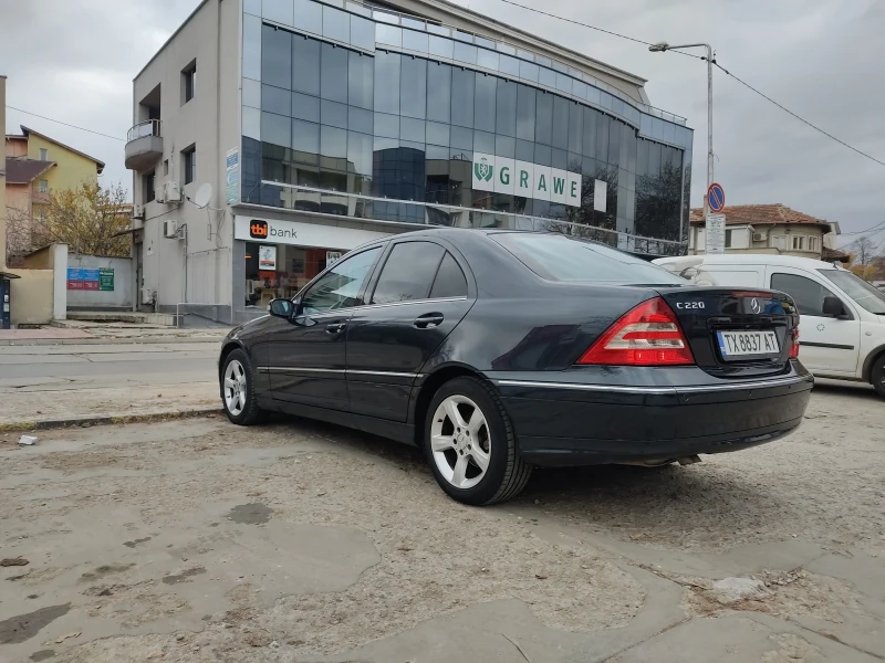 Mercedes-Benz C 220 Avangard Facelift, снимка 4 - Автомобили и джипове - 47344457