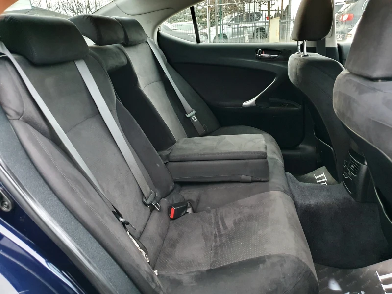 Lexus IS 220d 2.2 D - 177k.c., снимка 13 - Автомобили и джипове - 51987410