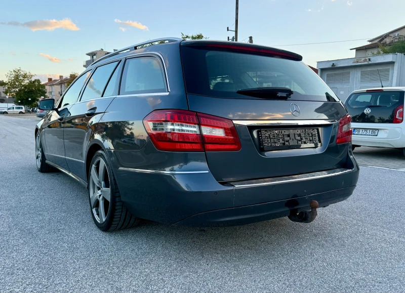 Mercedes-Benz E 250 CDI Avantgarde* Кожа/Нави/Подгрев/Парктроник, снимка 5 - Автомобили и джипове - 52007985