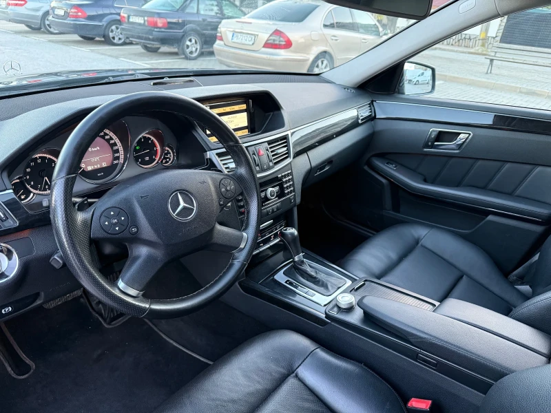 Mercedes-Benz E 250 CDI Avantgarde* Кожа/Нави/Подгрев/Парктроник, снимка 12 - Автомобили и джипове - 52007985