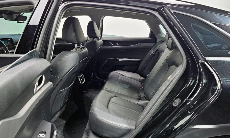 Kia K5 2.0 Prestige * НАЙ-ДОБРА ЦЕНА В БЪЛГАРИЯ* , снимка 11 - Автомобили и джипове - 52357560