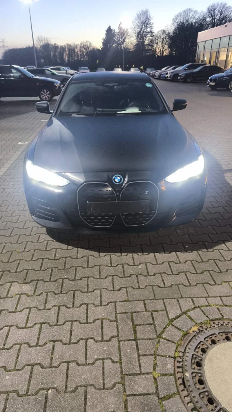 BMW i4 eDrive40 M-Sport Laser/360/Harman Kardon/DA PRO, снимка 3 - Автомобили и джипове - 52638924