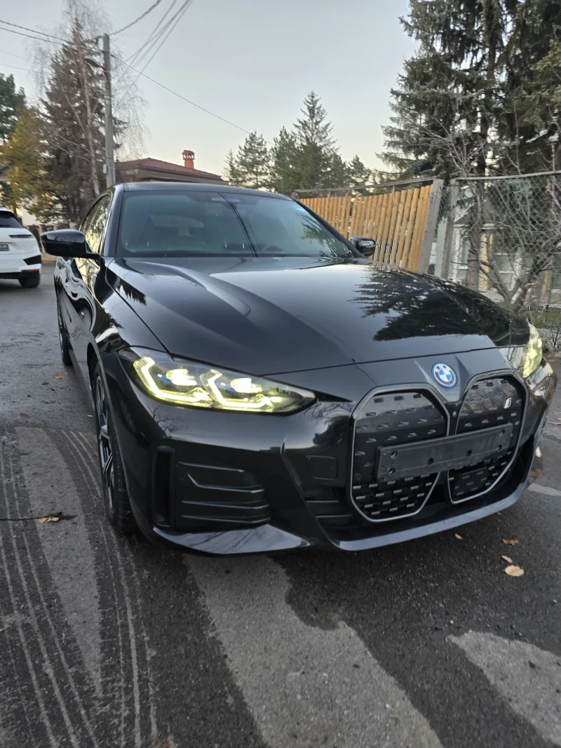BMW i4 eDrive40 M-Sport Laser/360/Harman Kardon/DA PRO, снимка 3 - Автомобили и джипове - 52638924