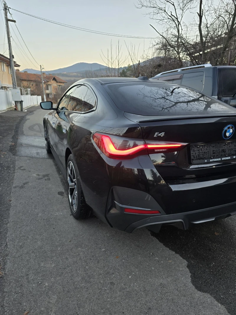BMW i4 eDrive40 M-Sport Laser/360/Harman Kardon/DA PRO, снимка 4 - Автомобили и джипове - 52638924