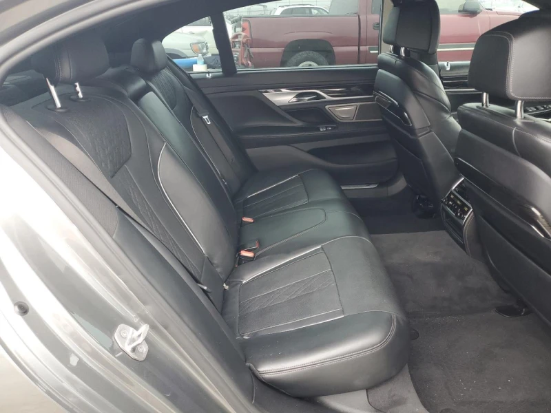 BMW 740 Harman* Масаж* Подгрев* Обдух* Пано* HUD* 360* , снимка 10 - Автомобили и джипове - 52640403