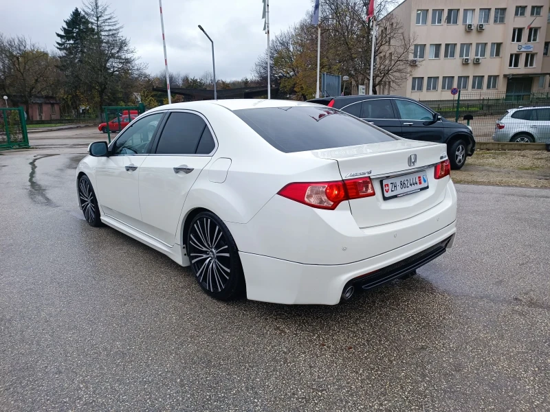 Honda Accord 2.4i-201кс-ШВЕЙЦАРИЯ-РЪЧКА-6ск-FACELIFT-NAVI, снимка 5 - Автомобили и джипове - 52770601