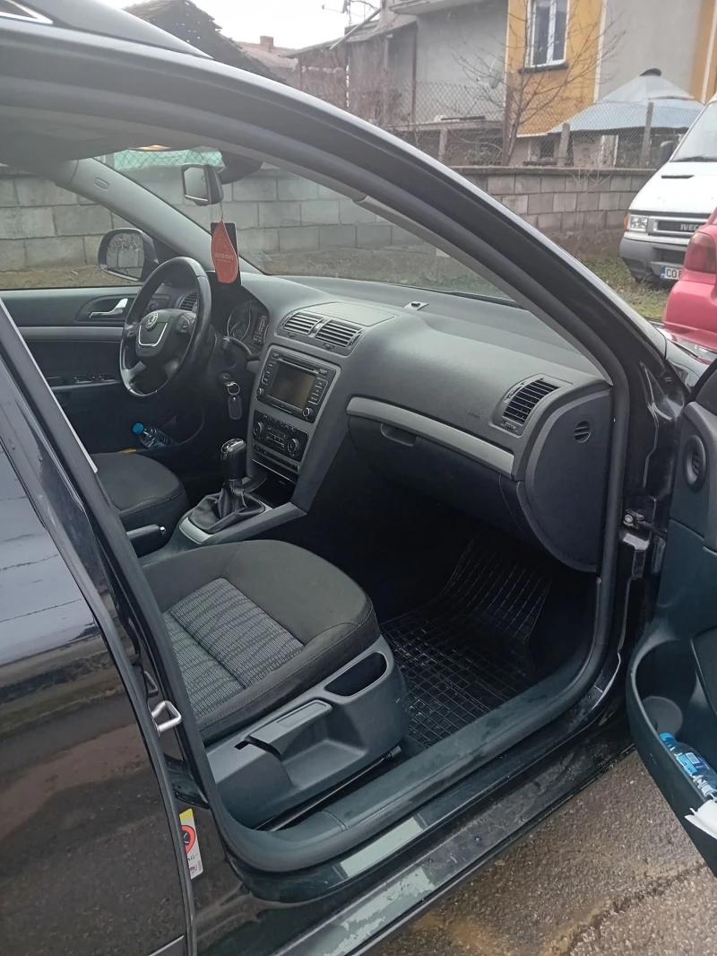 Skoda Octavia, снимка 10 - Автомобили и джипове - 53223005