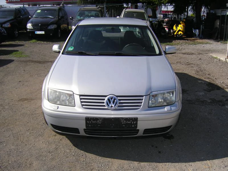 VW Bora 2.3 V 5, снимка 1 - Автомобили и джипове - 43731911