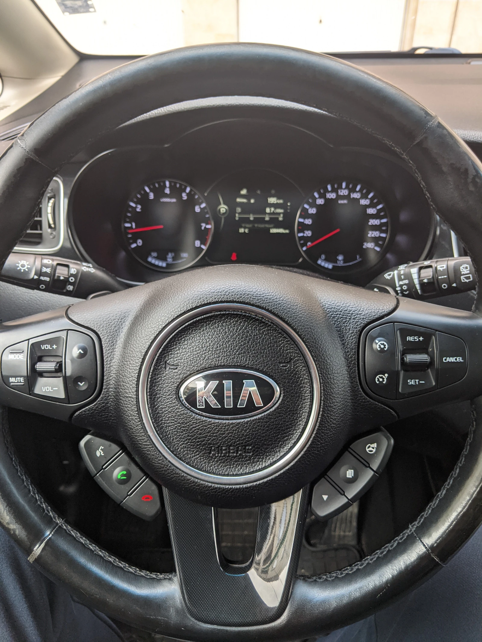 Kia Carens 2.0 - изображение 9